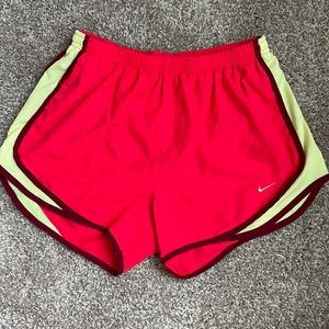 Nike Shorts size M